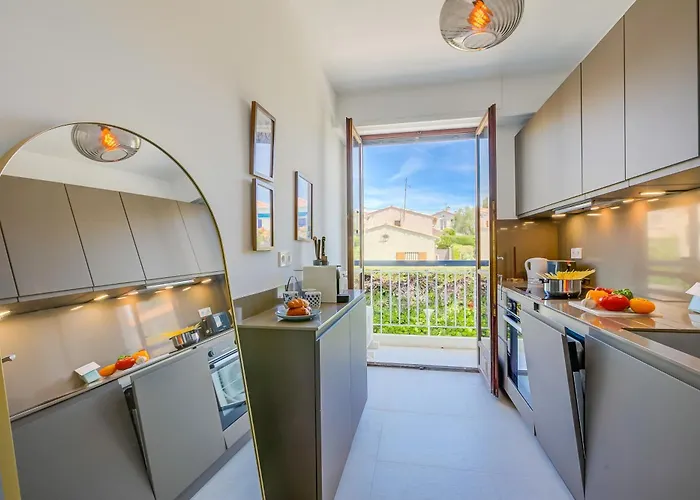 Sea Breeze Duo Apartments דירה *